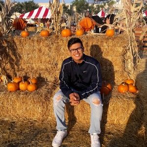 Meet your Posher, Julian